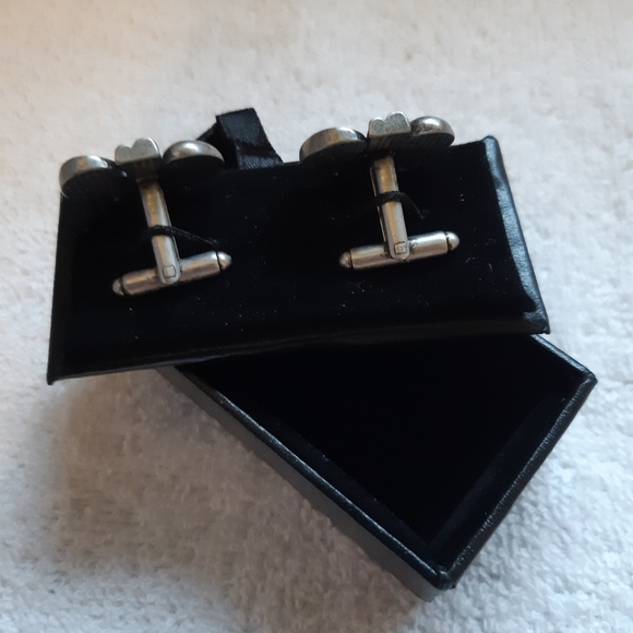Kidney Cufflinks - Picture 2 of 3